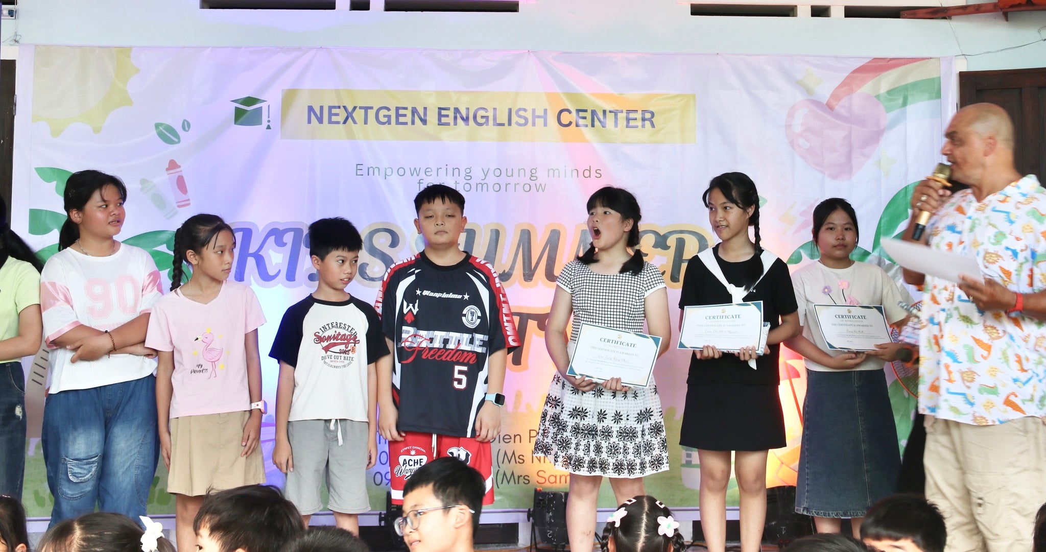 Học sinh tham gia hoạt động vui chơi trong Kids Summer Party