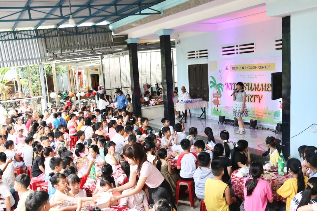 Phụ huynh và học sinh cùng tham dự sự kiện của trung tâm